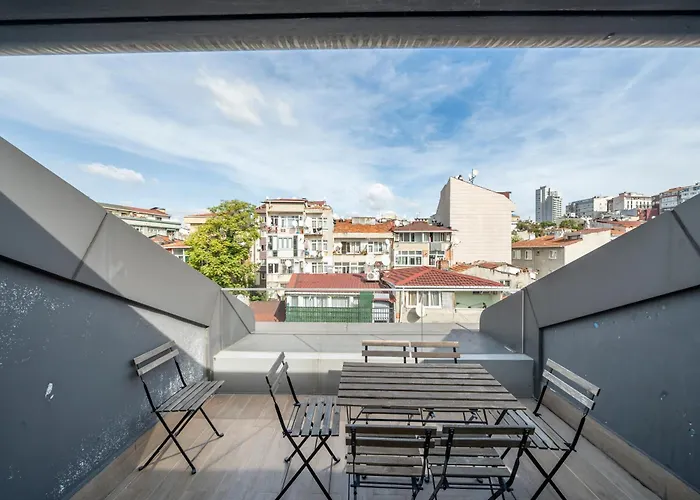 Taksim Petek By Guestteori