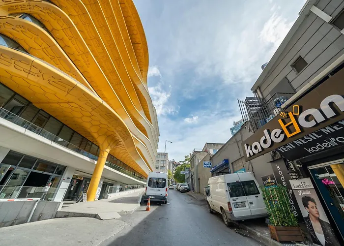 Taksim Petek By Guestteori