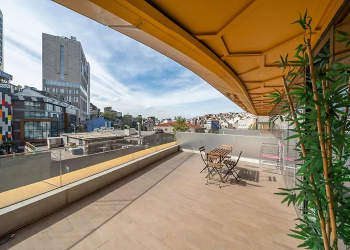 Taksim Petek By Guestteori