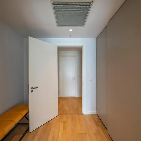 Taksim Petek By Guestteori *