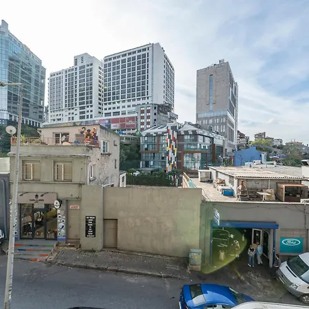 Taksim Petek By Guestteori